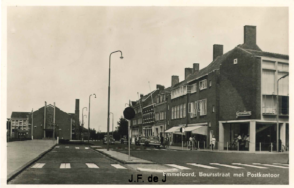Emmeloord - Beursstraat met postkantoor